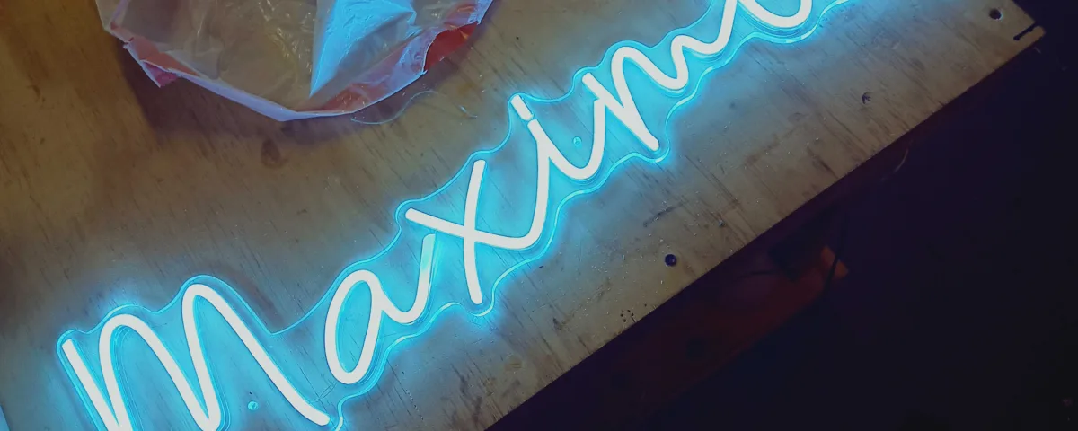 ‘Maximus’ Light Blue LED Neon Sign